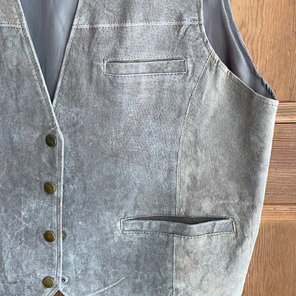 Vintage 80’s Leather vest in soft brown. Size XL. - Picture 5 of 8